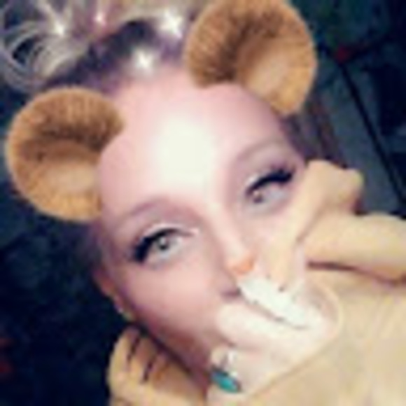 Meet your Posher, Christina - Picture 1 of 1